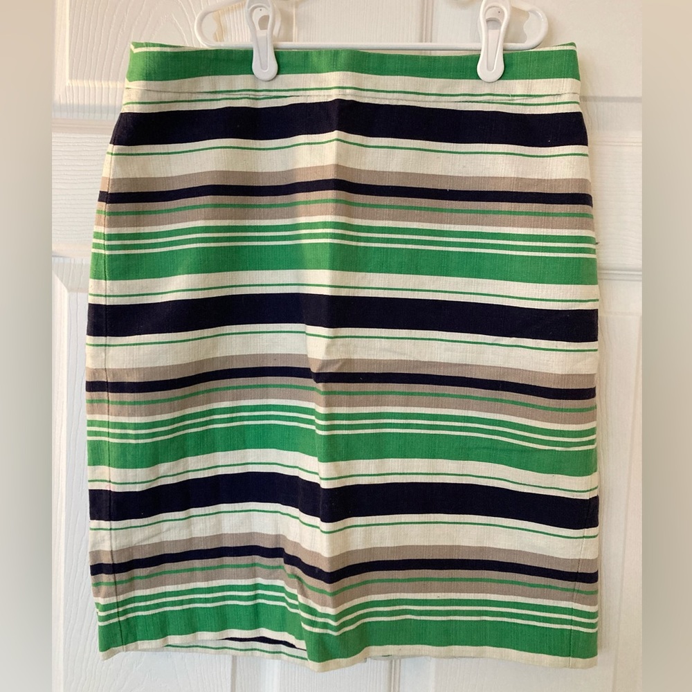 Banana Republic green navy striped pencil skirt. Size 6